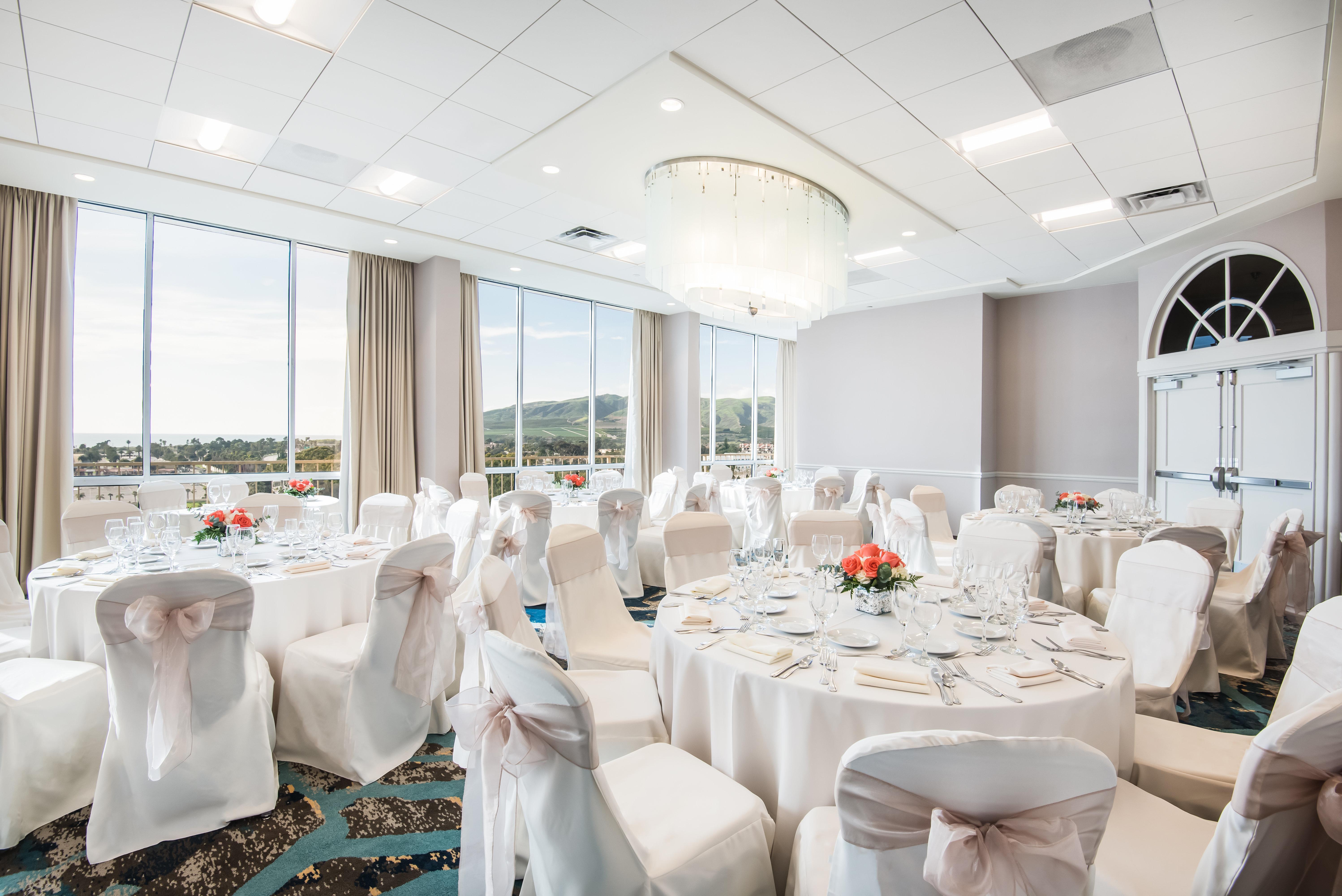 Crowne Plaza Ventura Beach By Ihg Екстериор снимка