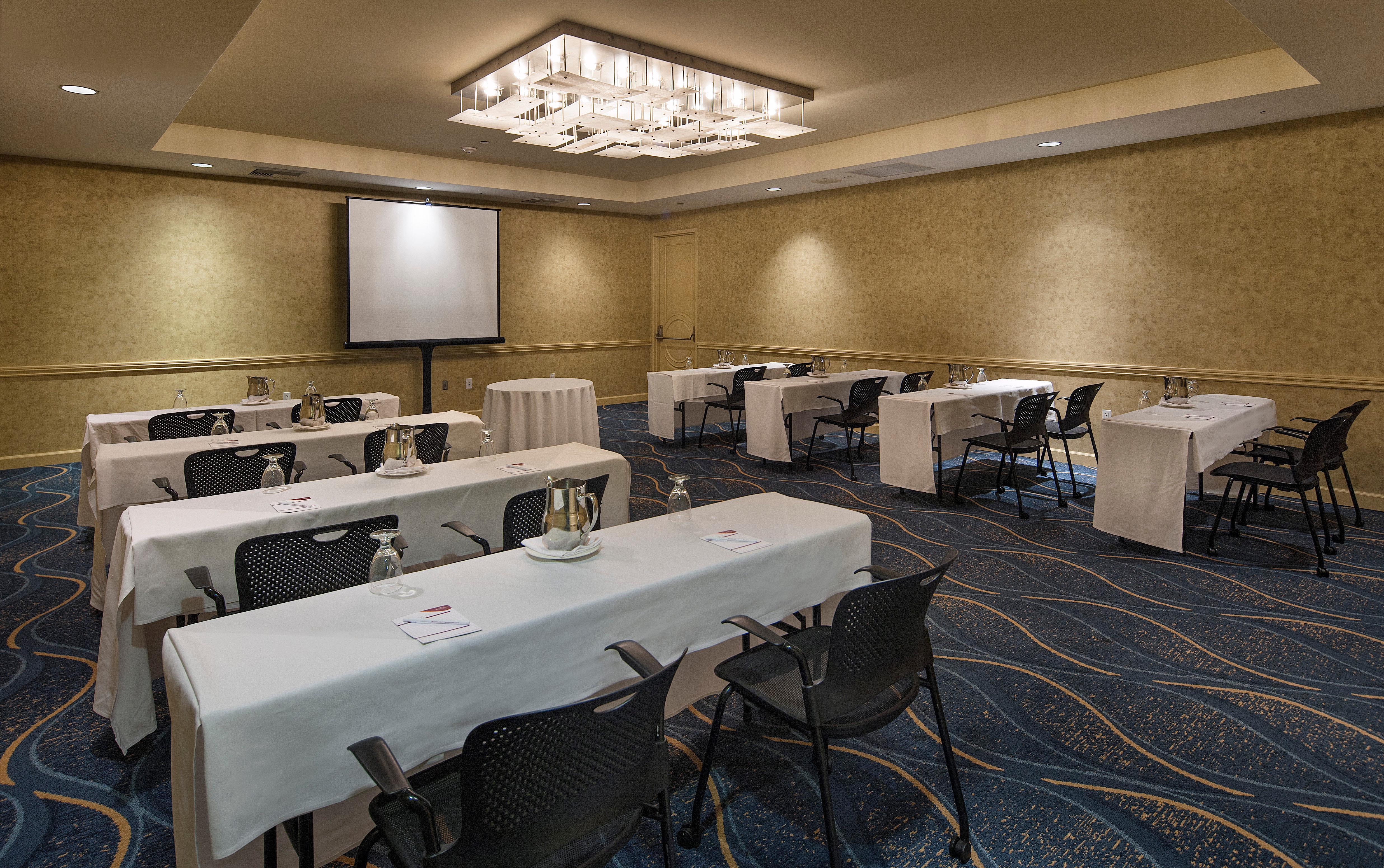 Crowne Plaza Ventura Beach By Ihg Екстериор снимка