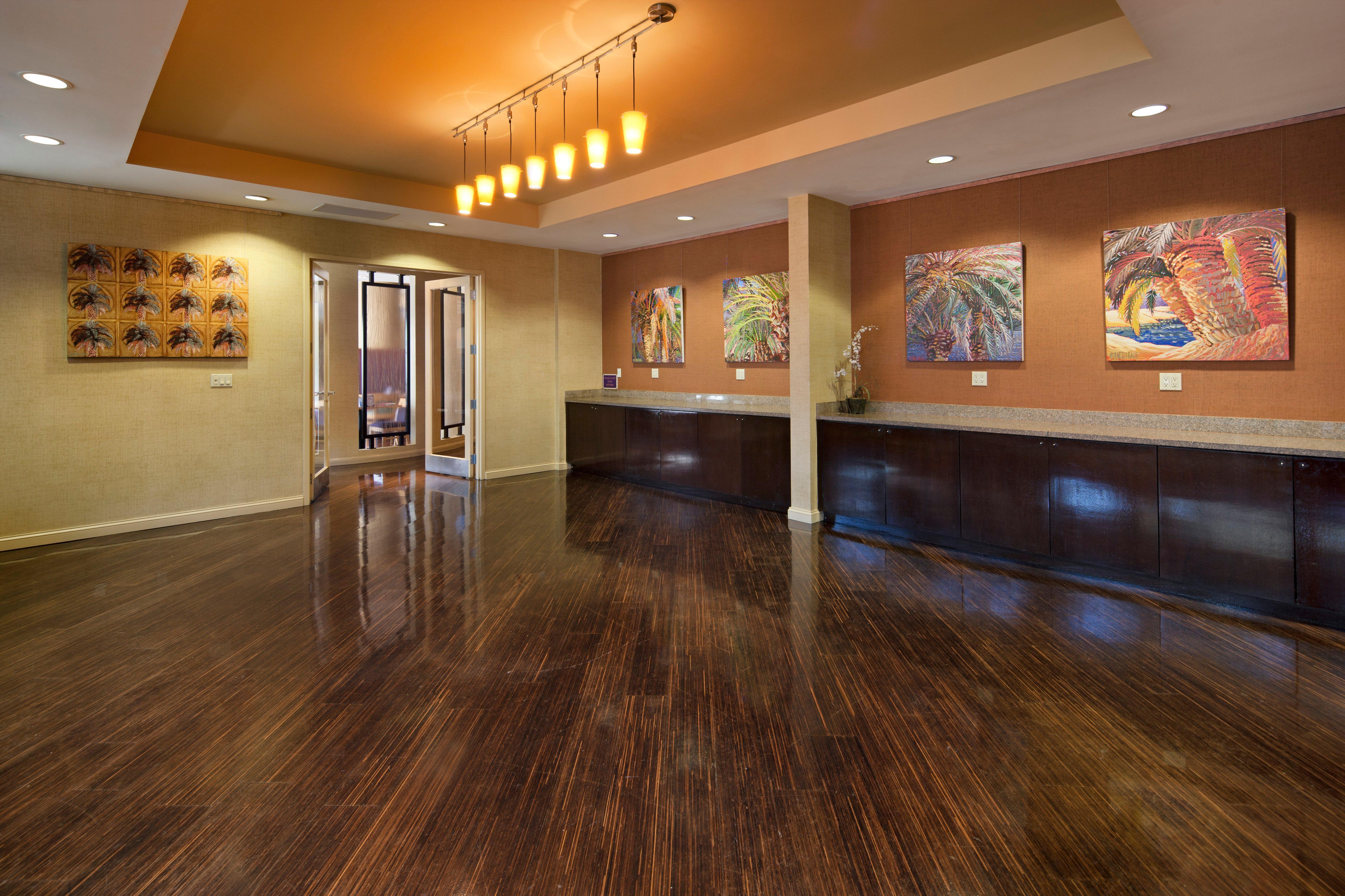 Crowne Plaza Ventura Beach By Ihg Екстериор снимка